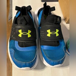 Under Armour shoes no shoelaces